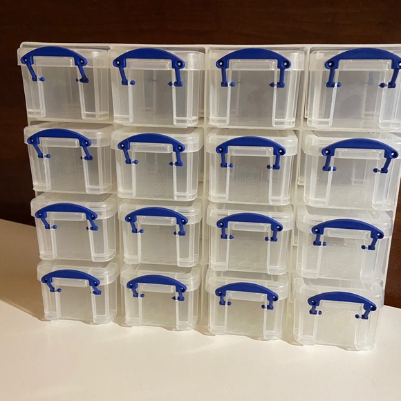 Plastic Organiser with small containers - Picture 2 of 2